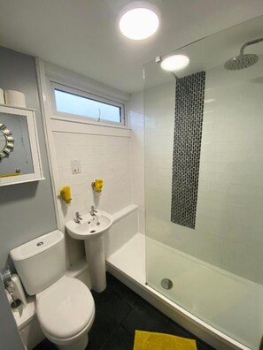 淋浴設備、提供毛巾