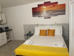 Monolocale City | Ferro/asse da stiro, Wi-Fi gratuito, lenzuola