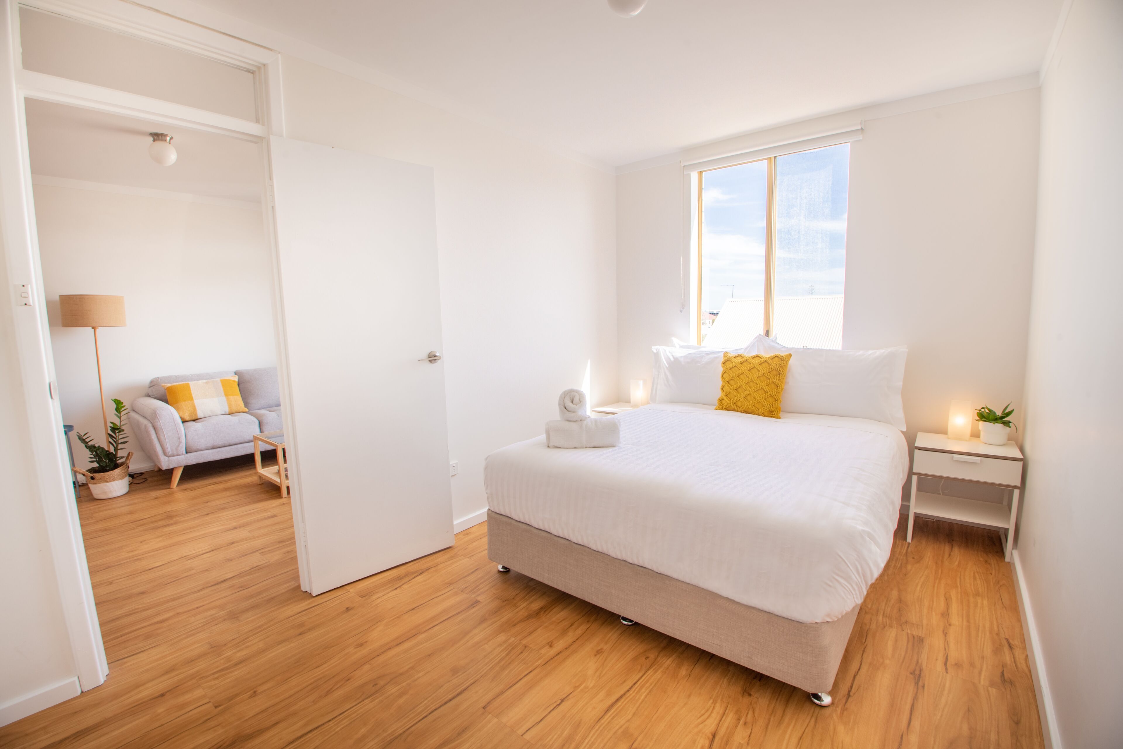 This condominium is a 1 bedroom(s), 1 bathrooms, located in Fremantle, WA.