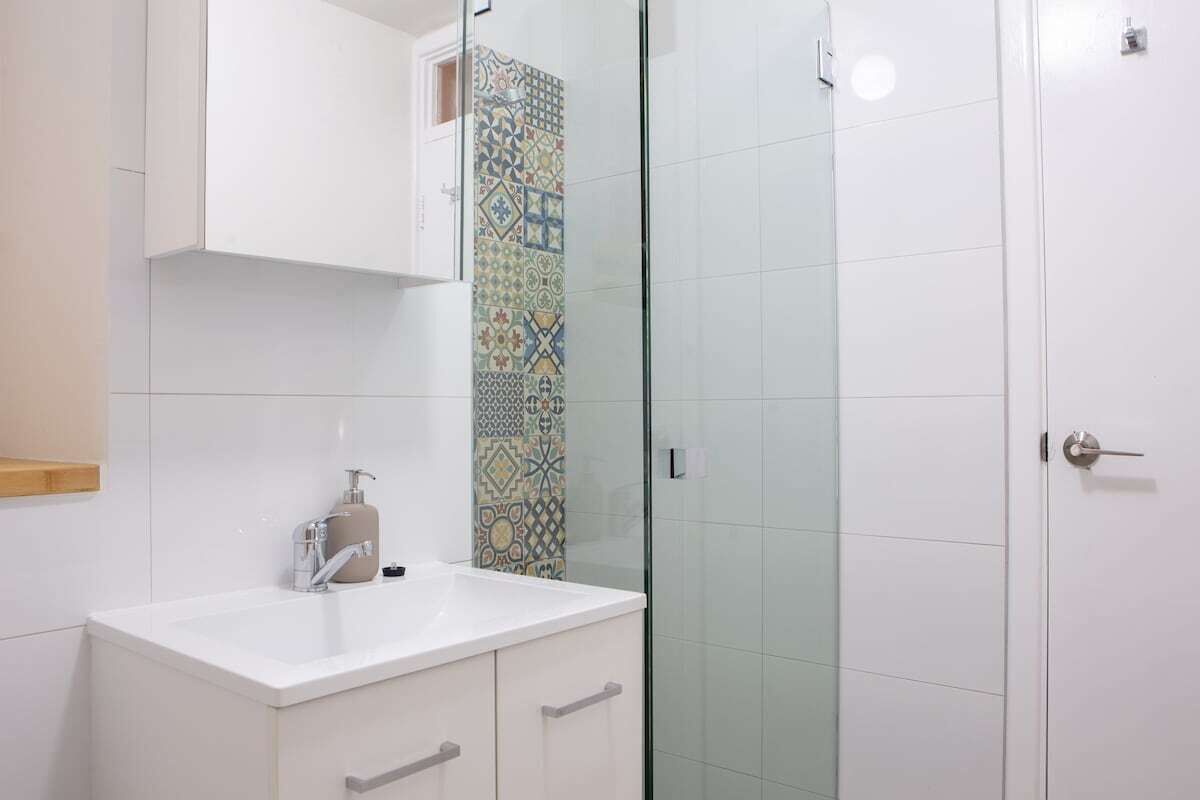 This condominium is a 1 bedroom(s), 1 bathrooms, located in Fremantle, WA.