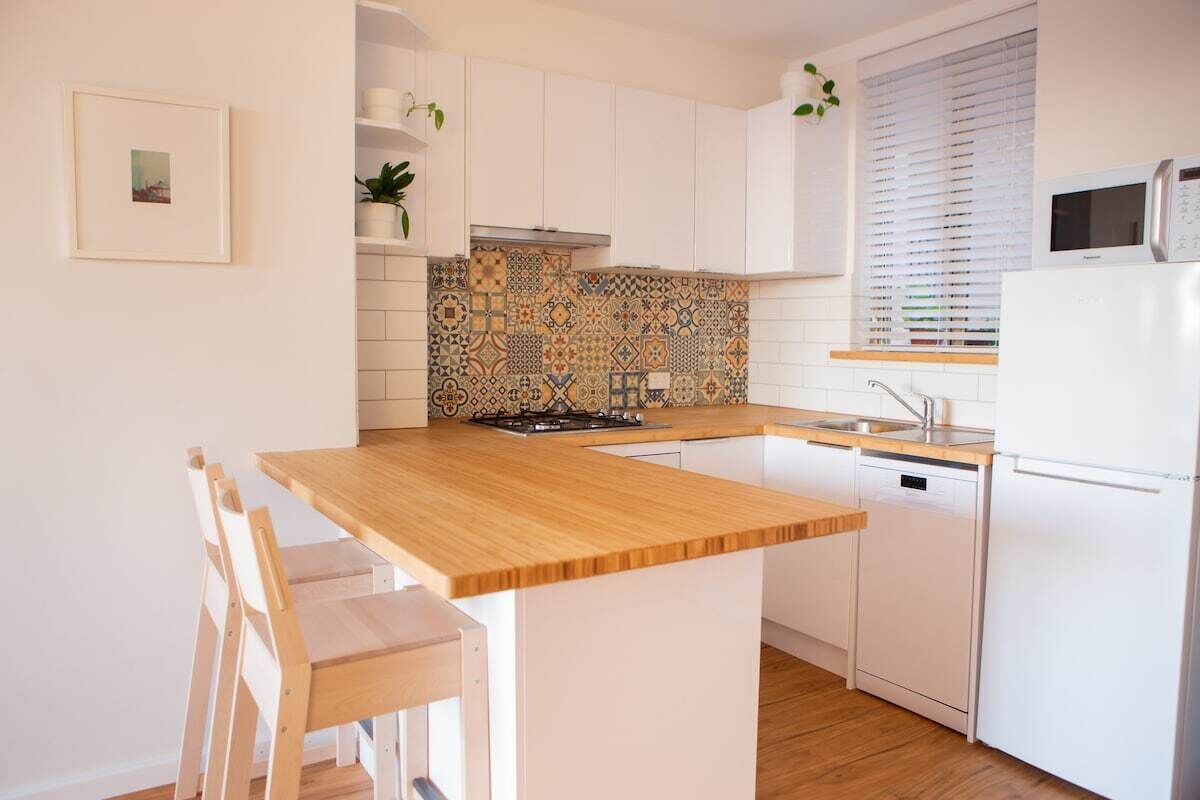 This condominium is a 1 bedroom(s), 1 bathrooms, located in Fremantle, WA.