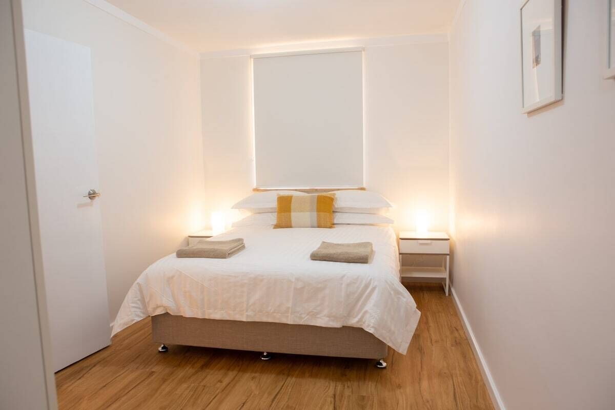 This condominium is a 1 bedroom(s), 1 bathrooms, located in Fremantle, WA.