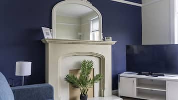 House, Private Bathroom, Garden View | Lounge