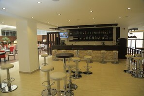 2 bars/lounges - Cassiopeia Hotel (Addis Ababa)