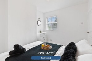 3 sovrum, strykjärn/strykbräda, gratis wi-fi och sängkläder