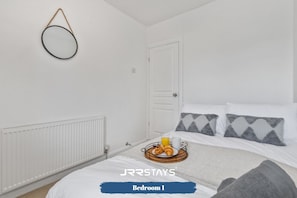 3 bedrooms, iron/ironing board, free WiFi, bed sheets