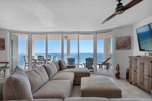 TV - Stunning oceanfront condo in Panama City Beach, perfect for up to 8 guests! (Panama City Beach)