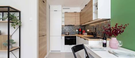 Geladeira, fogão, cooktop, lava-louças