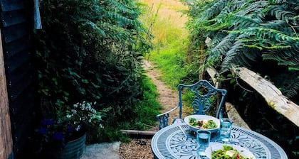 Beautiful Secluded Shepherd's hut in Nationalpark