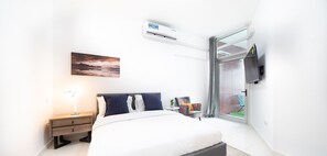 Leilighet – basic | 1 soverom, blendingsgardiner, strykejern/-brett og wi-fi (inkludert)