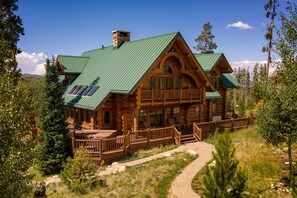 Cabin, 6 Bedrooms | Exterior