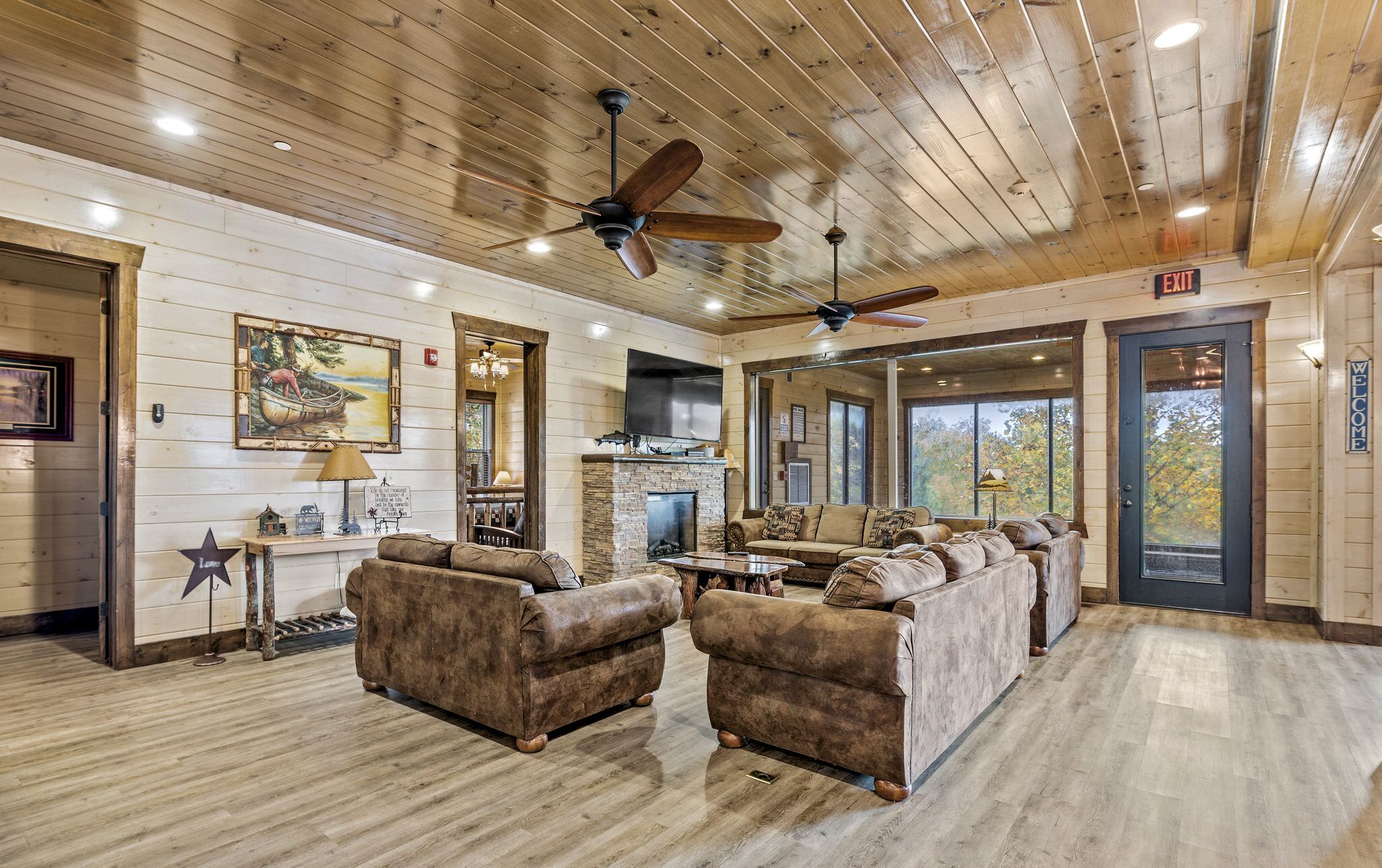 Luxury 13 Bedroom Cabin, Private Indoor Pool, Hot Tub, Game Room & Theater Room