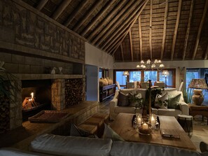 Luxury Villa | Living area - Simbavati River Sands (Bushbuckridge)