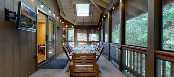 Carolina Square: In Town Apartment w/ Balconies & Private Screened Porch