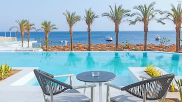 Junior Swim-Up Suite (Posh Club) | View from room