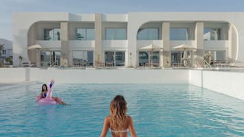 7 piscine all'aperto, ombrelloni da piscina, lettini