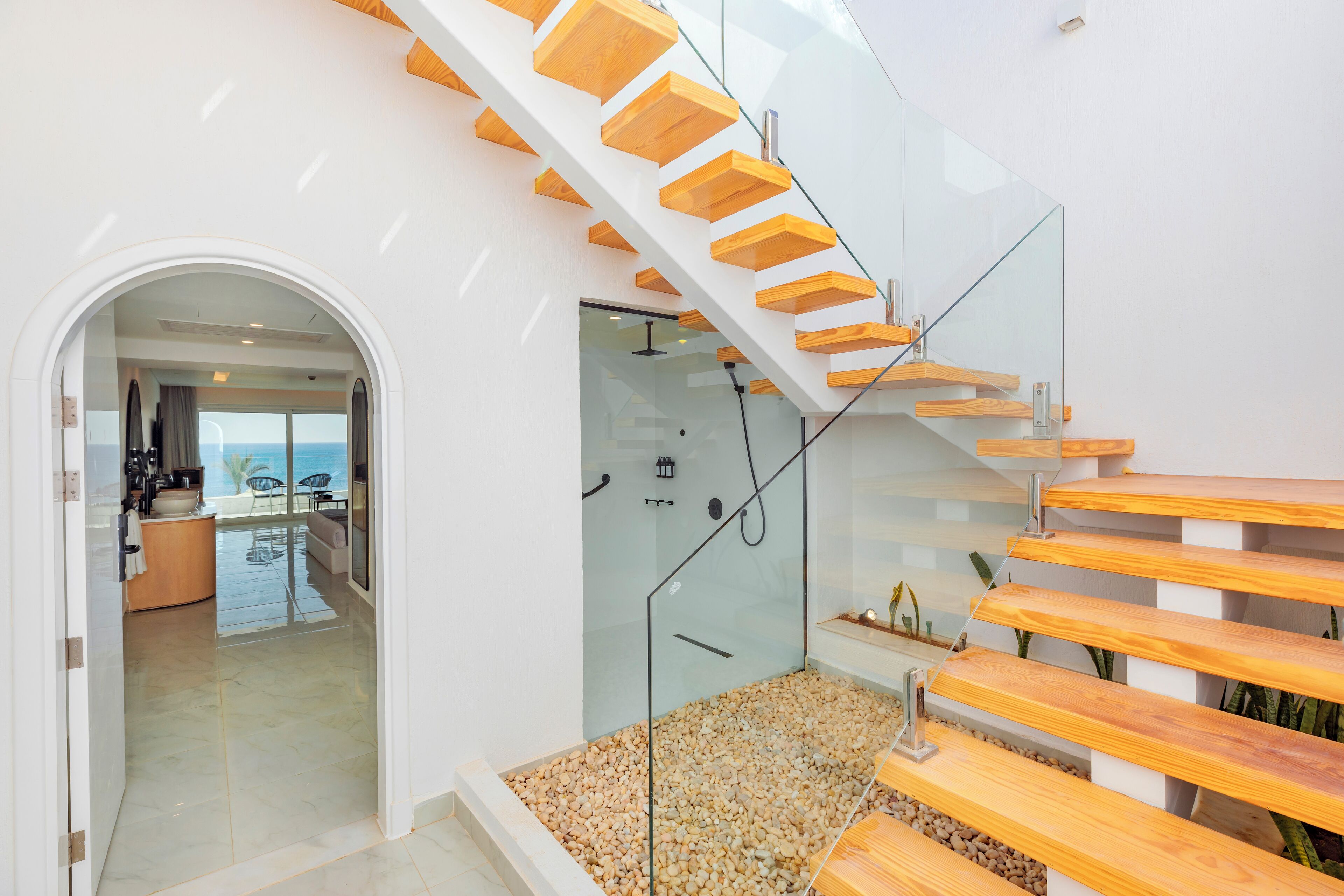 junior jacuzzi suite (posh club) | 1 bedroom, premium bedding, minibar, in-room safe