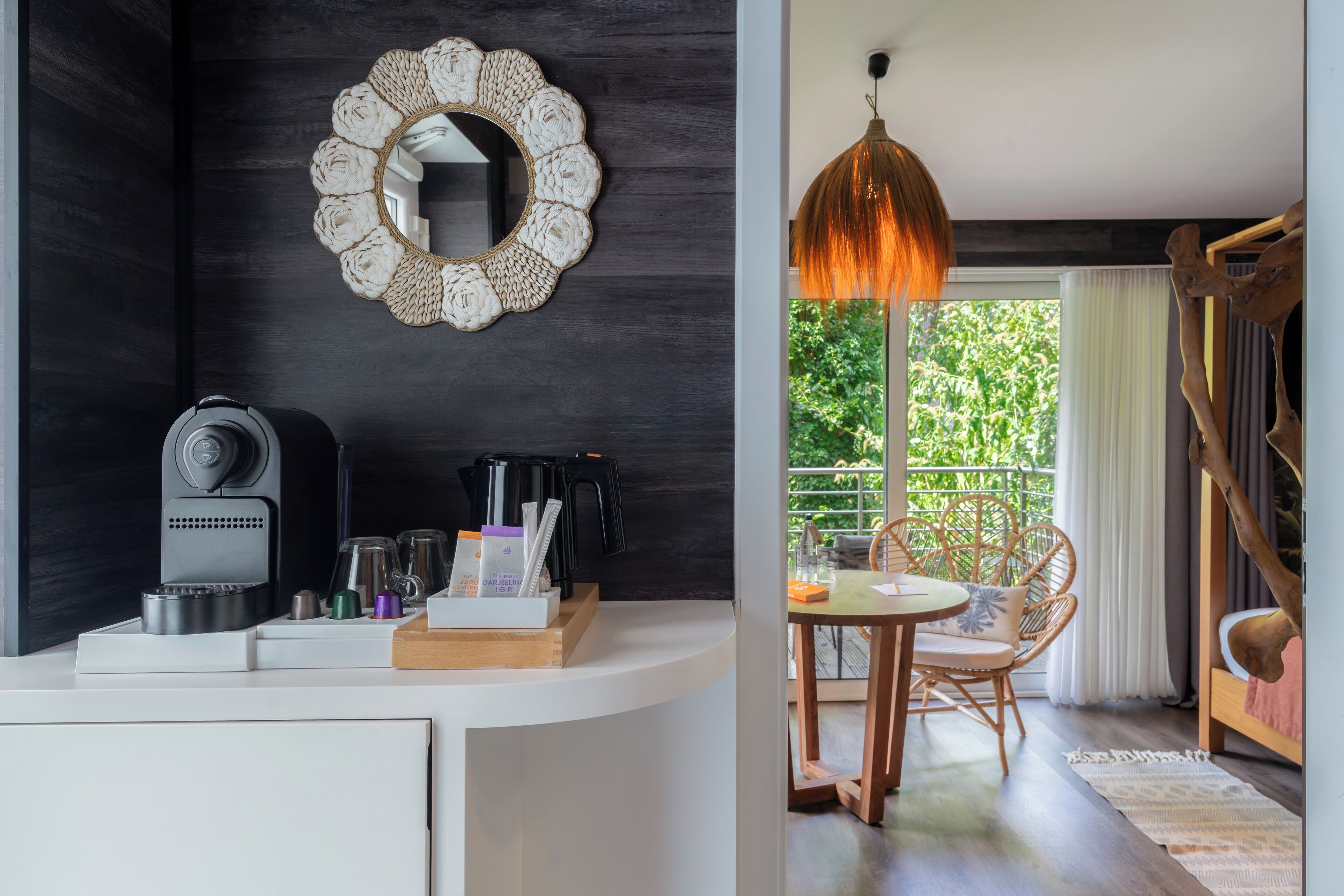 Lodge Double Bord D'étang | Allergitestet sengetøy, minibar og individuelt dekorert