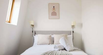 2 Bedroom Apartment - Shepherd's Bush