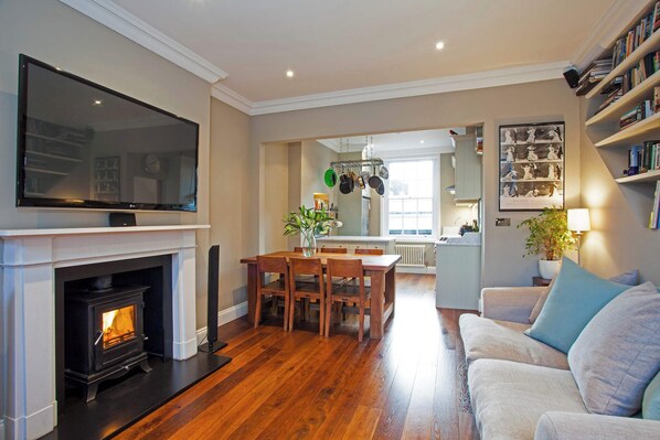 TV, fireplace, offices