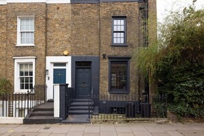 Exterior - Stylish IslingtonTownhouse with Terrace & Garden (Greater London)