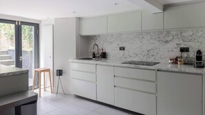 Unclassified image, 3 of 29, button - Stylish IslingtonTownhouse with Terrace & Garden (Greater London)