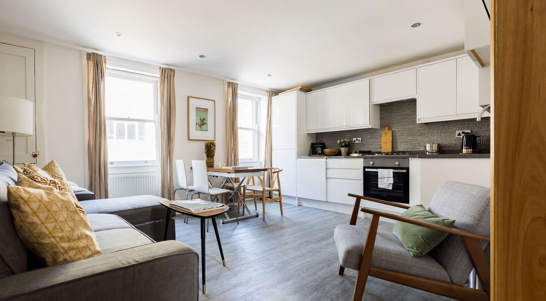 テレビ、書斎 / ワークスペース