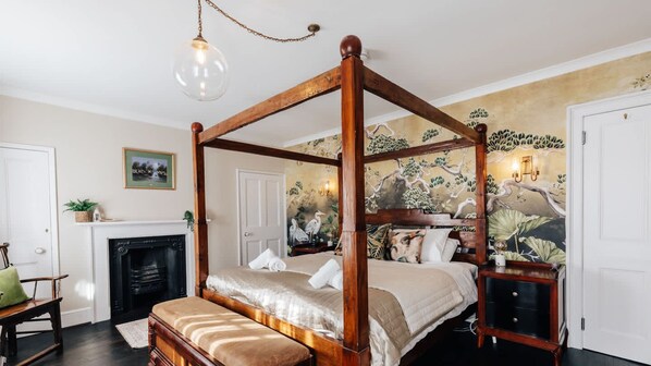 Unclassified image, 1 of 35, button