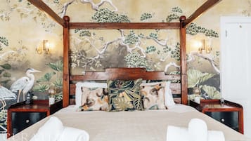 6 bedrooms, desk, iron/ironing board, WiFi