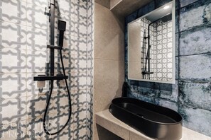 Bañera y secador de pelo