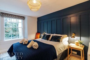 Unclassified image, 5 of 35, button - Central Townhouse with Garden & Free Parking (Bath and North East Somerset)