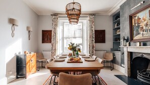 Unclassified image, 5 of 35, button