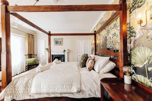 Unclassified image, 4 of 35, button