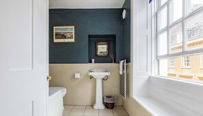 Nicht klassifiziertes Bild, 2 von 43, Schaltfläche