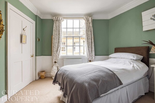 Nicht klassifiziertes Bild, 1 von 43, Schaltfläche