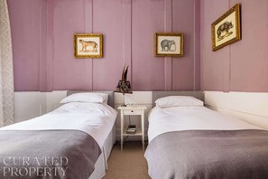 5 bedrooms, iron/ironing board, travel crib, WiFi