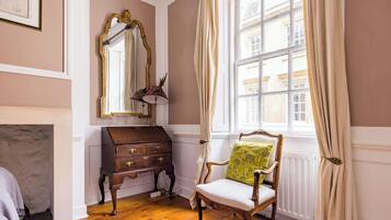 5 bedrooms, iron/ironing board, travel cot, WiFi