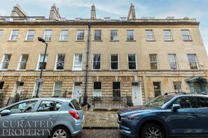 Exterior - Light-filled Period Apartment - Central Bath (Bath)