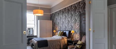 1 chambre, fer et planche à repasser, lit de bébé portatif, Wi-Fi