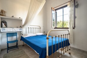 3 bedrooms, iron/ironing board, WiFi, bed sheets - 'Holiday Home in Gastouni' with Balconies & Wi-Fi (Ilias)