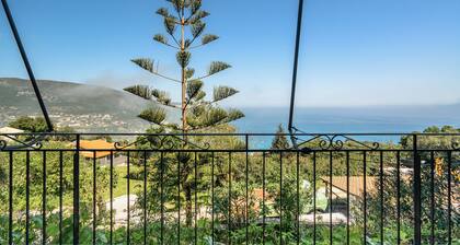 Appartement Vangelis avec vue sur la mer, terrasse et Wi-Fi.