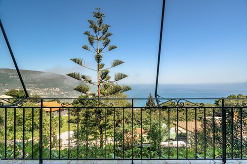 'Vangelis Apartment' mit Meerblick, Terrasse und WLAN