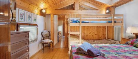 5 chambres, fer et planche à repasser, Wi-Fi gratuit, draps fournis