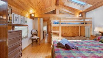 5 Schlafzimmer, Bügeleisen/Bügelbrett, kostenloses WLAN, Bettwäsche