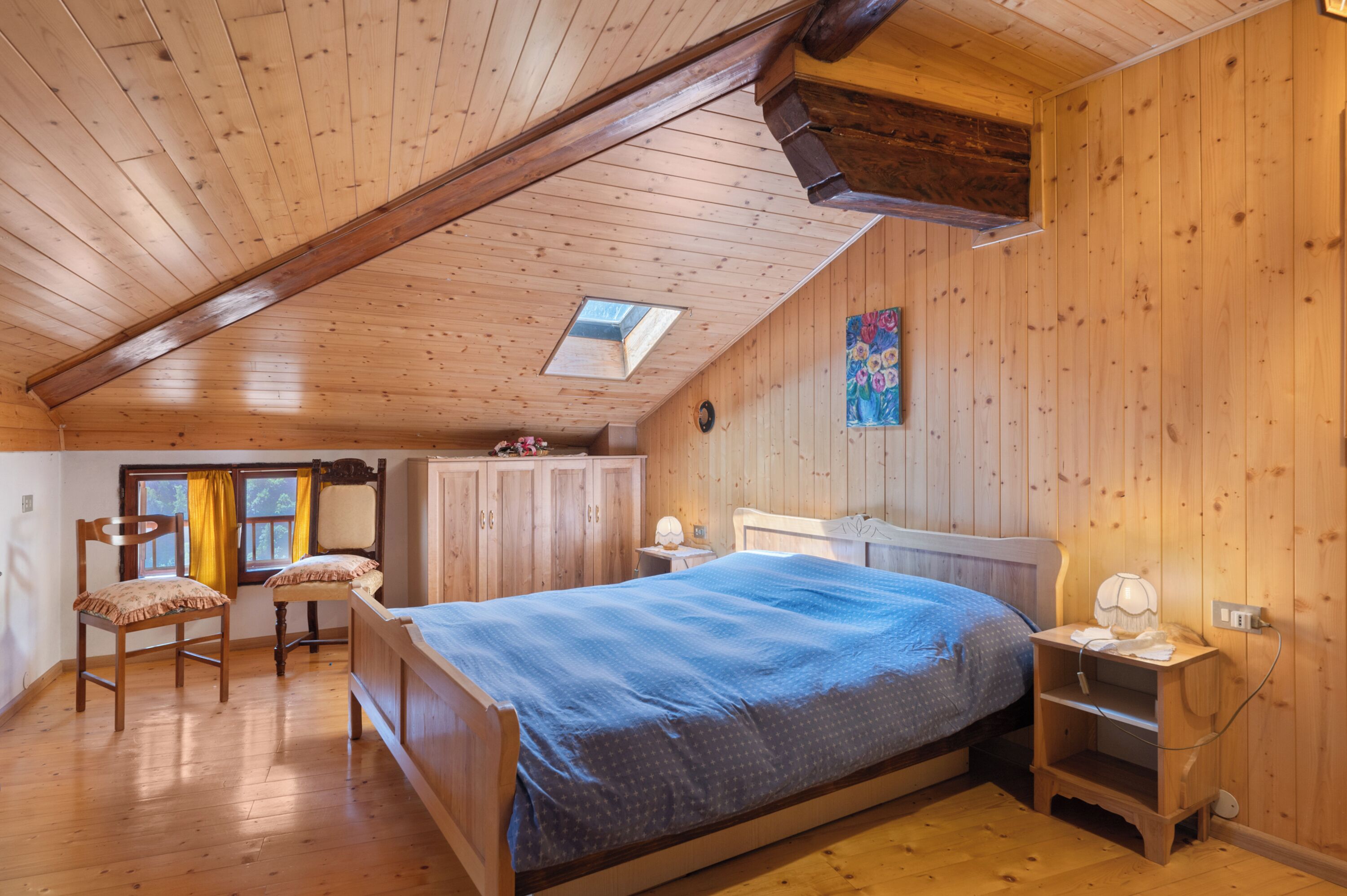 5 bedrooms, iron/ironing board, free WiFi, bed sheets