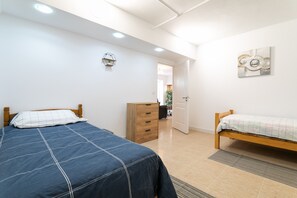 6 Schlafzimmer, Bügeleisen/Bügelbrett, kostenloses WLAN, Bettwäsche