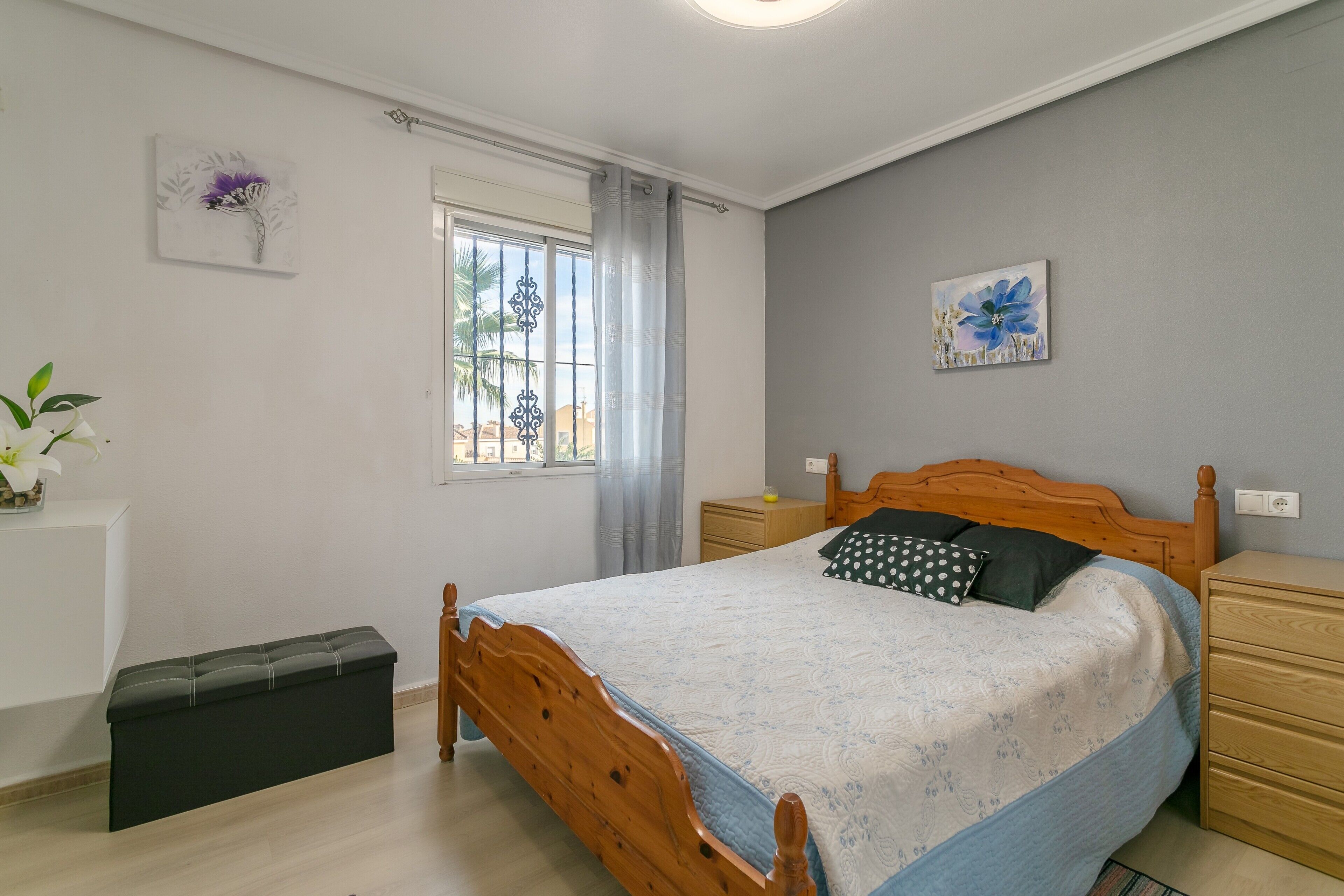 6 室のベッドルーム、アイロン / アイロン台、WiFi (無料)、ベッドシーツ