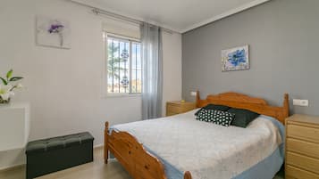 6 dormitoris, planxa i posts de planxar, wifi gratuïta i roba de llit