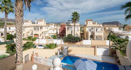 Ferienhaus "RR Villa" mit Pool, Terrasse & WLAN