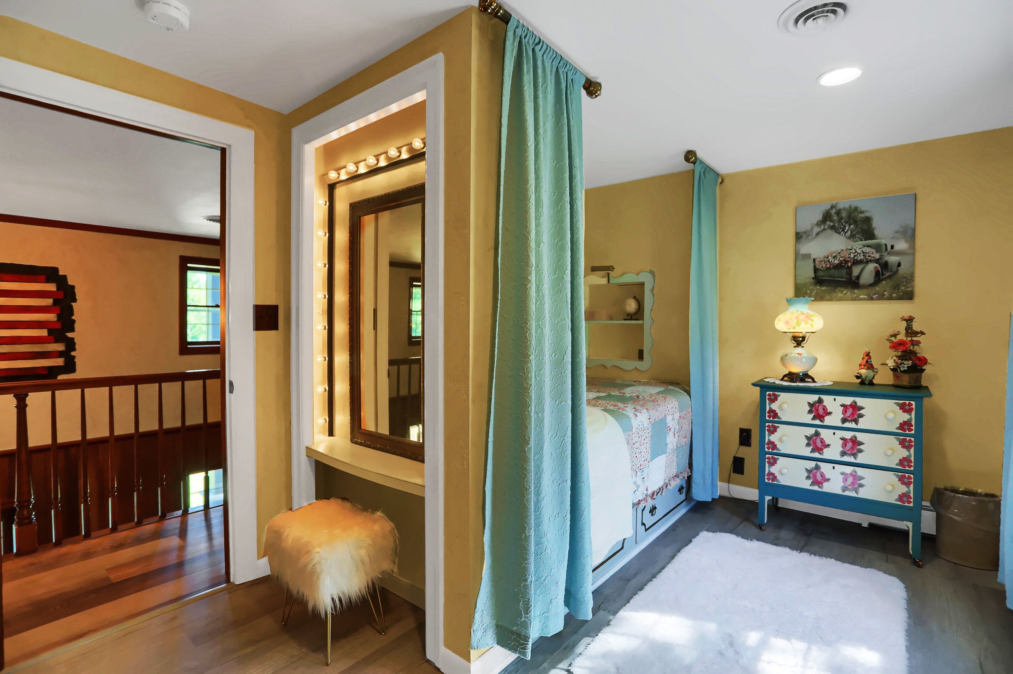 6 bedrooms, desk, iron/ironing board, free WiFi